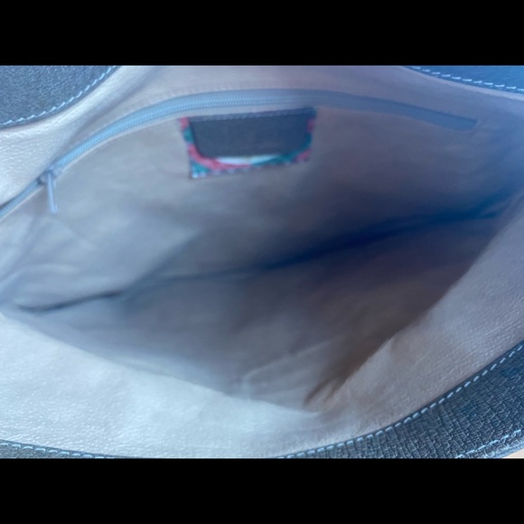 Authentic Gucci Vintage Clutch - Picture 4 of 6